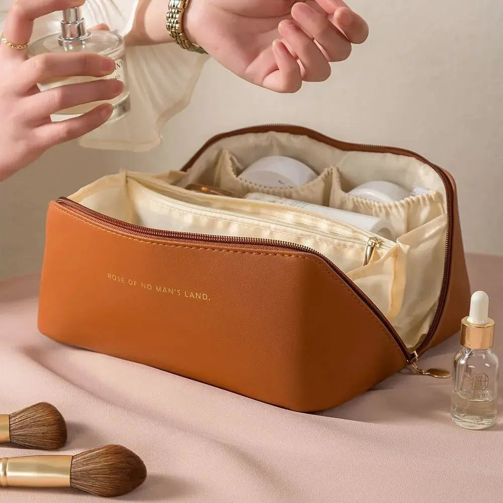 TREND TRAVEL MAKEUP BAG